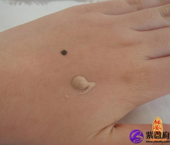 手上长痣面相图 手心有痣心缜密