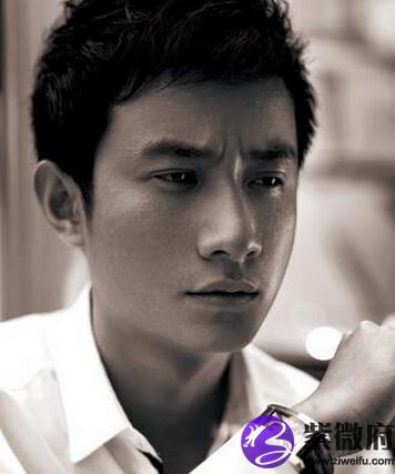 如何看短命之人的面相一,面小鼻低,吃食如鼠脸小,脸型跟个枣核一样