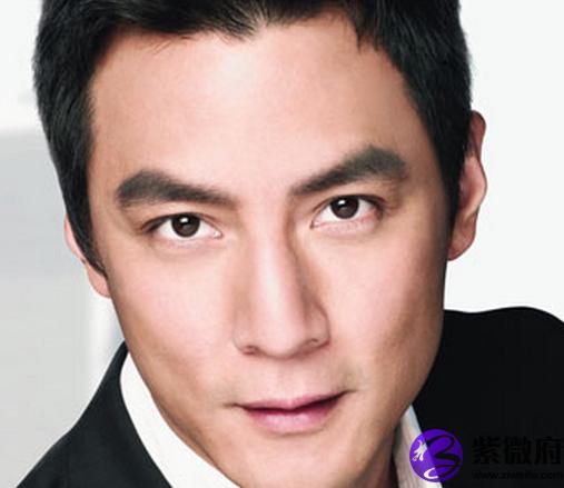 虎眉面相分析什么是虎眉,虎眉形的特征虎眉的人高寿修德,唯一的缺点是