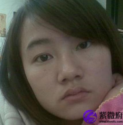 但有一个重要部位却很失败,那便是口部了,她的口反得很利害,这叫"覆船