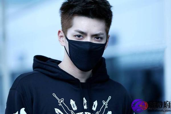 龙眉和剑眉的说法龙眉眉秀弯弯毫且稀,鴈行六七拜丹墀,父母清寿皆齐贵