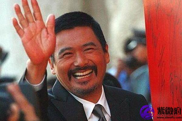 "这就是说男人断掌,是有创造财富的能力,价值千金.