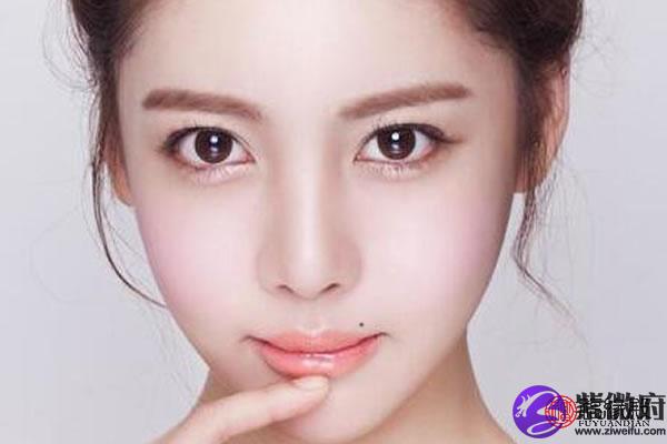 3,左嘴角上方有痣的女人比较招婆家老人喜爱,家和万事兴,日子过的舒服