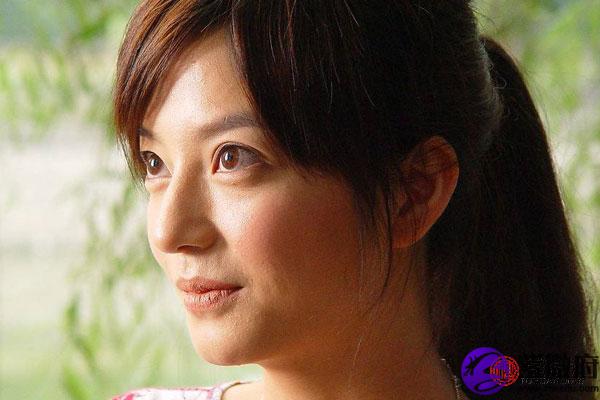 女人右眼大左眼小好吗 女人眼睛面相