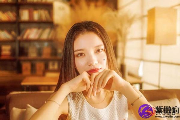 女生左脸颊有痣好不好代表着什么