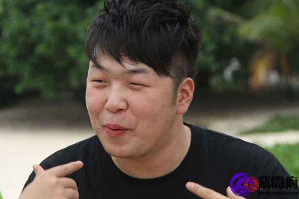 双眼细小且眼角下垂的男性事业运如何