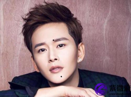 长在嘴唇附近的痣的象征含义