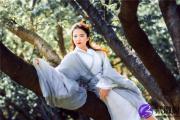 左手小指有痣的女生