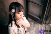 右眼角上方有痣的女人