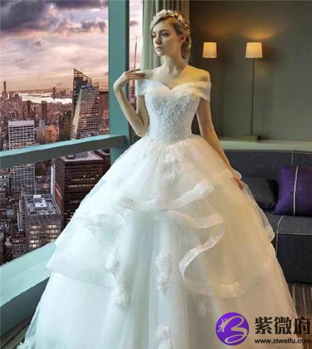 水瓶座的晚礼服