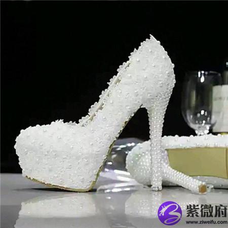 水瓶座的专属水晶鞋