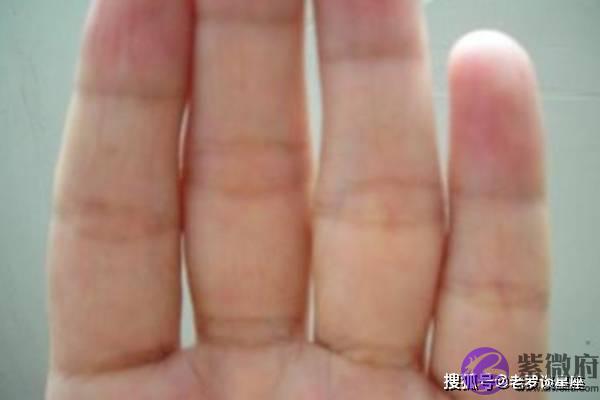 3种典型“漏财”的手相，花钱如流水，大手大脚存不住钱