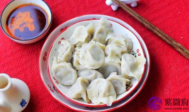 正月初一就吃百财饺子，汁多肉鲜嫩，全家老少都可吃