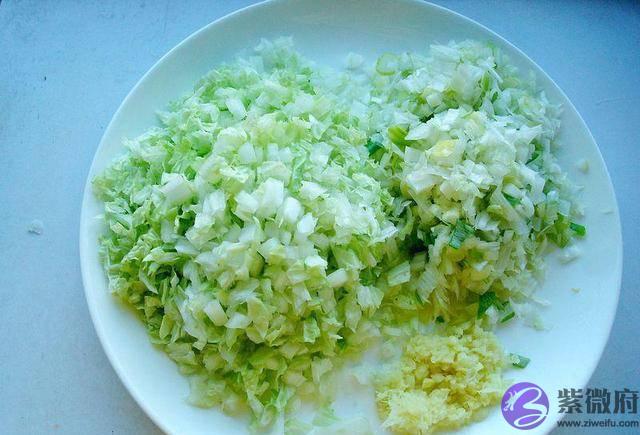 正月初一就吃百财饺子，汁多肉鲜嫩，全家老少都可吃