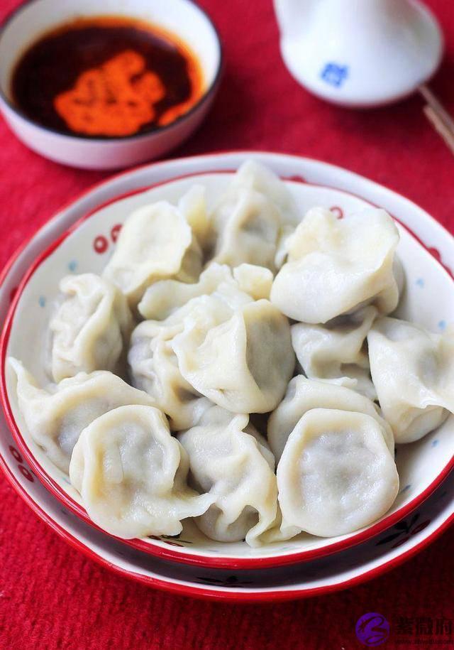 正月初一就吃百财饺子，汁多肉鲜嫩，全家老少都可吃