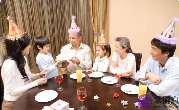 孩子过生日，选“阴历还是阳历”？父母别不当回事，了解下比较好