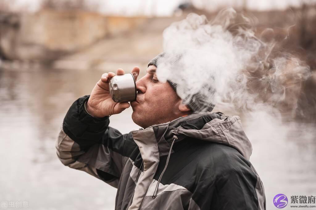 这样的男人,就算过了五十岁,依旧能走桃花运