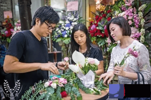 龙吟师傅:我和老公开了个花店,但是他异性缘真的太好了,我该怎麽办?