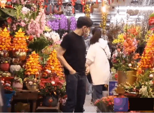 龙吟师傅:我和老公开了个花店,但是他异性缘真的太好了,我该怎麽办?