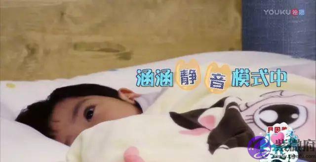 这枚萌男娃竟自称是“女人性格”！他和萌宠的日常超高萌啊