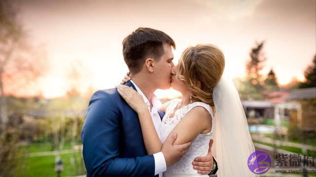 一个经历婚外情女人的深度忏悔：婚姻中的爱，是婚外情无法取代的