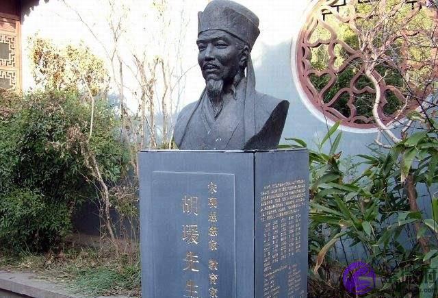 《清平乐》中的四个字，梁元吉差点被打死，胡瑗为何安然无恙