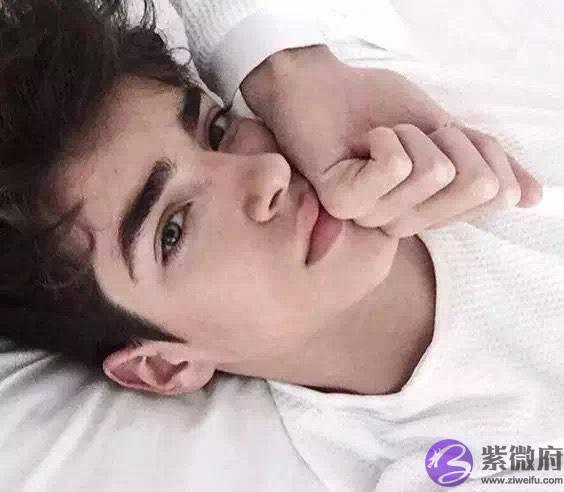 男士应该怎样修眉？