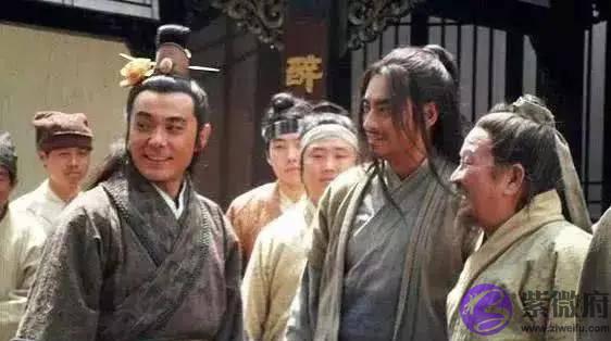 武松的三个结拜兄弟，两人变成路人，只有他将武松当真正的兄弟