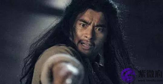 武松的三个结拜兄弟，两人变成路人，只有他将武松当真正的兄弟