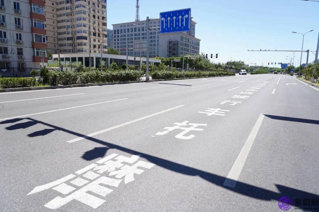 石景山部分路段设置摩托车道，限速50！警方严查摩托车违法行为