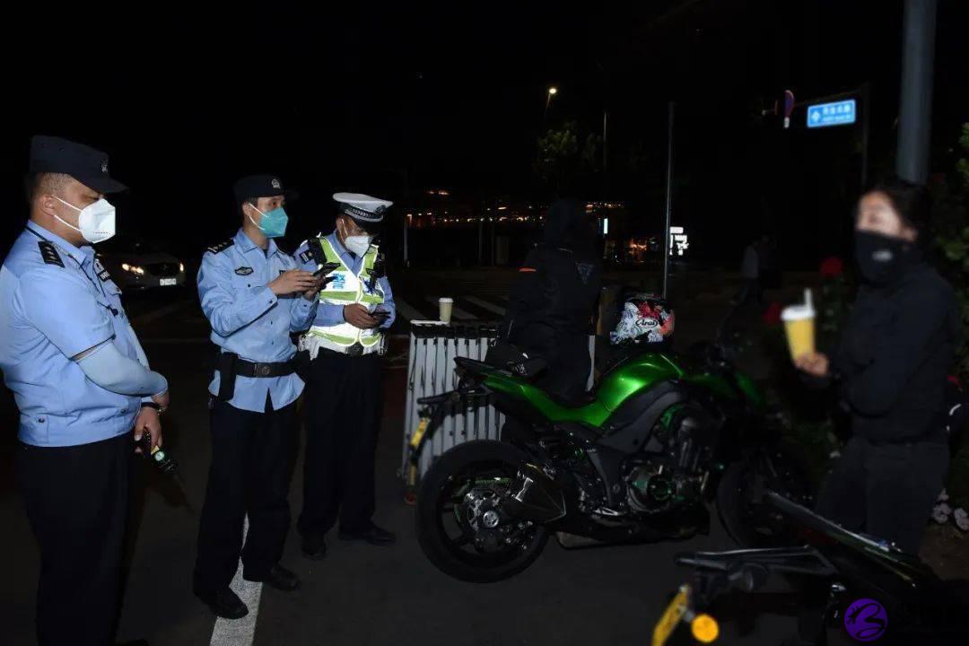 石景山部分路段设置摩托车道，限速50！警方严查摩托车违法行为