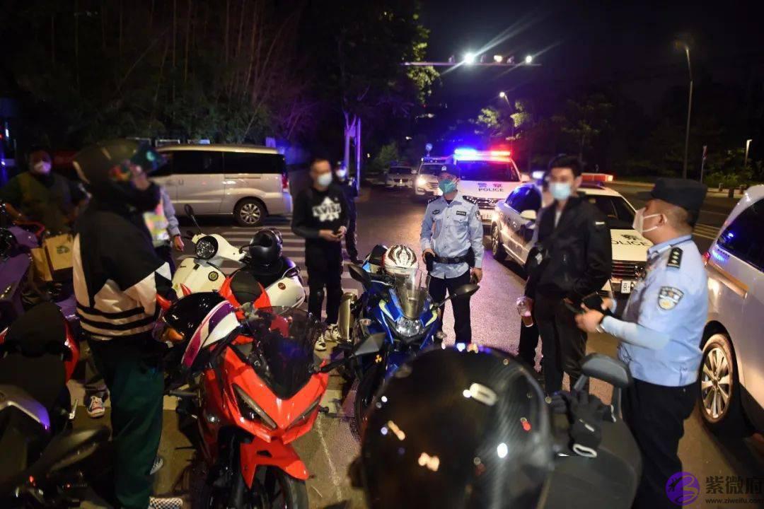 石景山部分路段设置摩托车道，限速50！警方严查摩托车违法行为