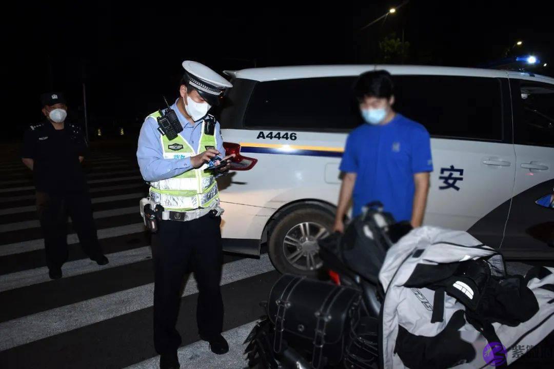 石景山部分路段设置摩托车道，限速50！警方严查摩托车违法行为