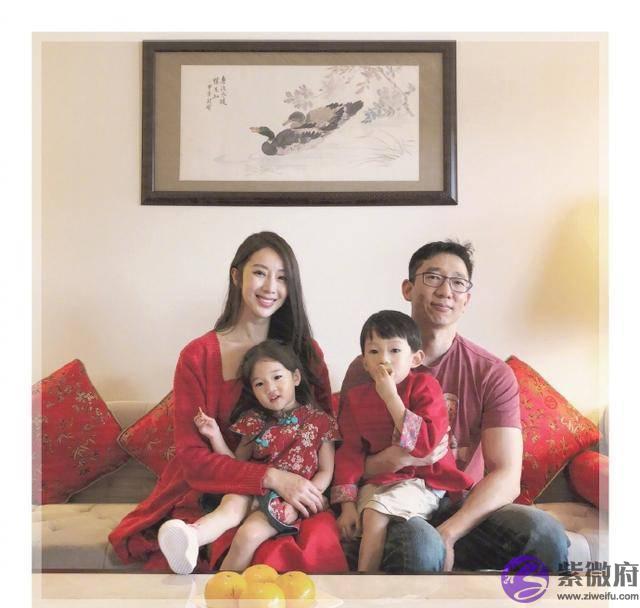 凭“怎麽可以吃兔兔”走红，嫁圈外老公家庭幸福，撒娇女人最好命