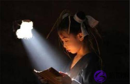 “凿壁偷光”的那个小孩，长大后当上丞相却成贪污犯，你怎麽看？