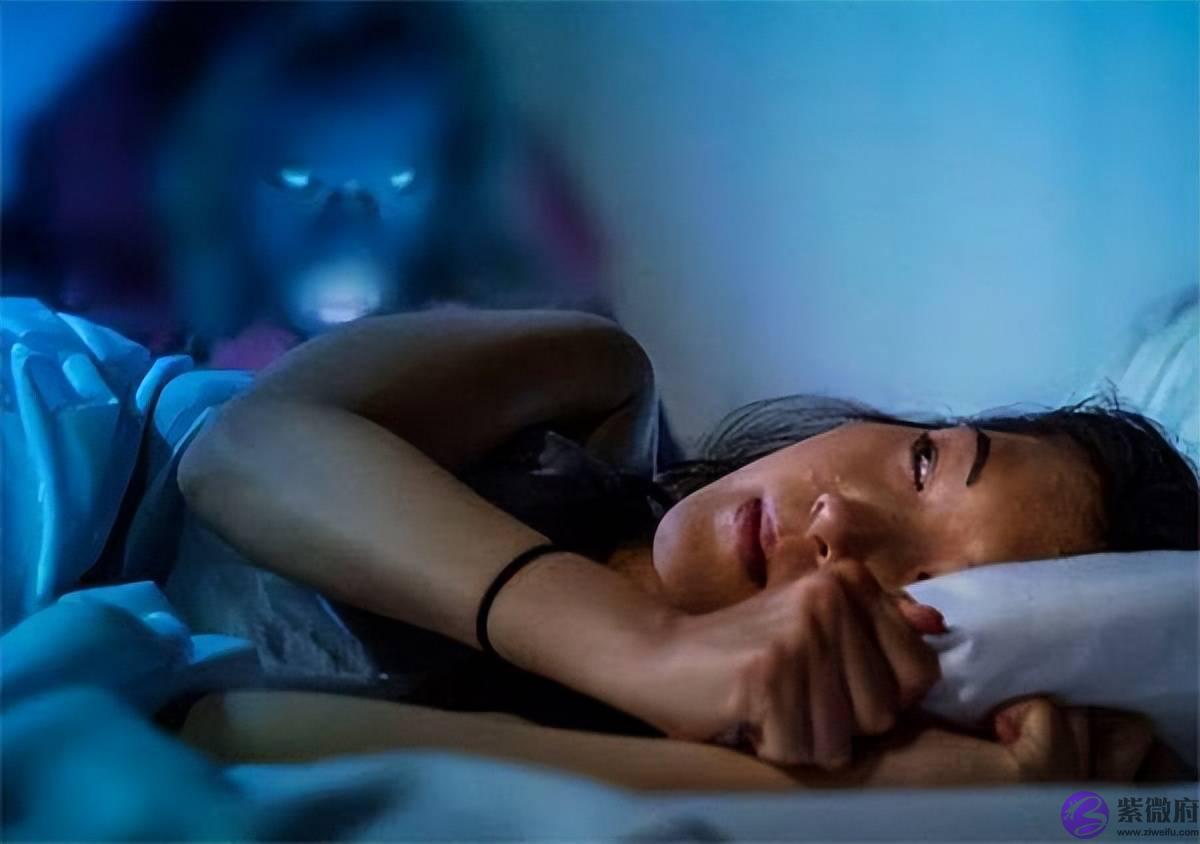 如果遇到“鬼压床”应该怎麽办？可不可以强行叫醒？看完再行动