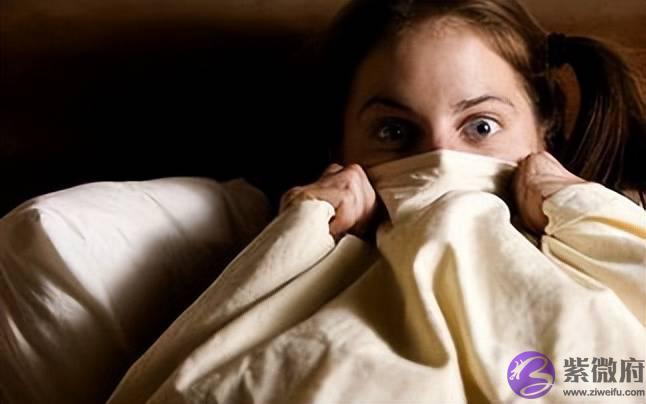 如果遇到“鬼压床”应该怎麽办？可不可以强行叫醒？看完再行动