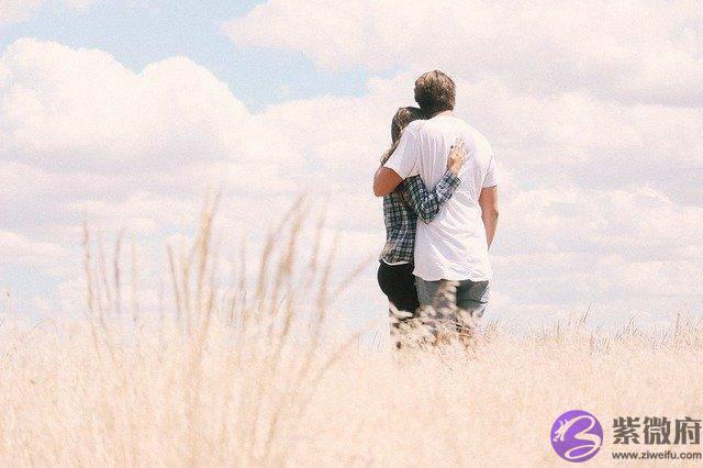 生辰分析姻缘,女命正官不显,会选择离婚吗?为何婚姻不幸福?