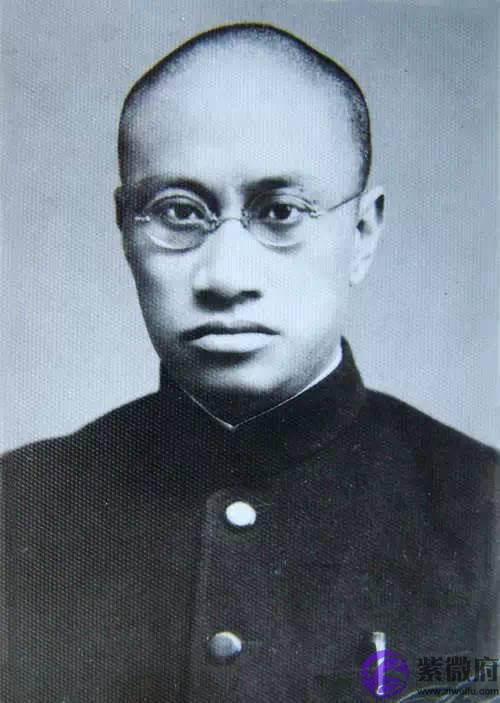 嫌自己的学历低？鼓励孩子看看这些大师们.....