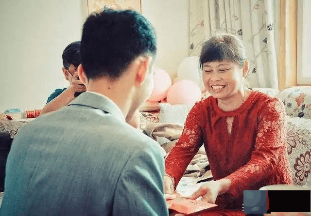 龙吟师傅：您为什麽会推荐我找离婚、丧偶或者命硬的人结婚呢？