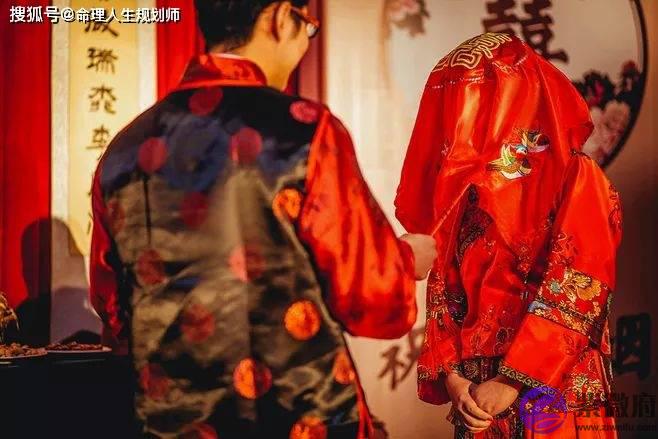 婚姻生辰看婚姻，有缘千里也相投，对面无缘也不偶