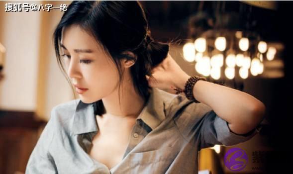 离婚不离家的女人，夫星旺婚宫伤，如若再婚还能不能幸福？