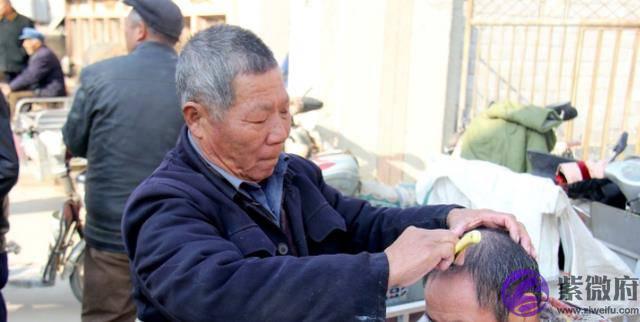 农村俗语说“正月不剃头，腊月不定亲”为什麽？