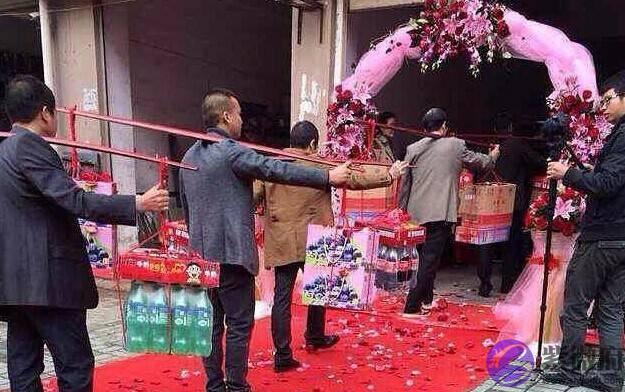 农村俗语：“正月不剃头，腊月不定亲”说的什麽意思？有道理麽？