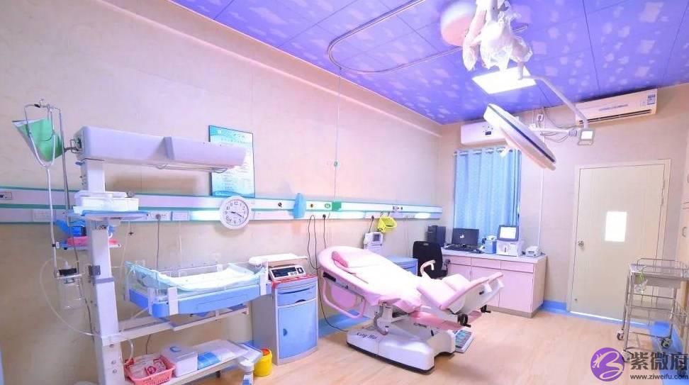 宝宝出生后“花式大哭”，一脸委屈和不满，不愿接受已出生的事实
