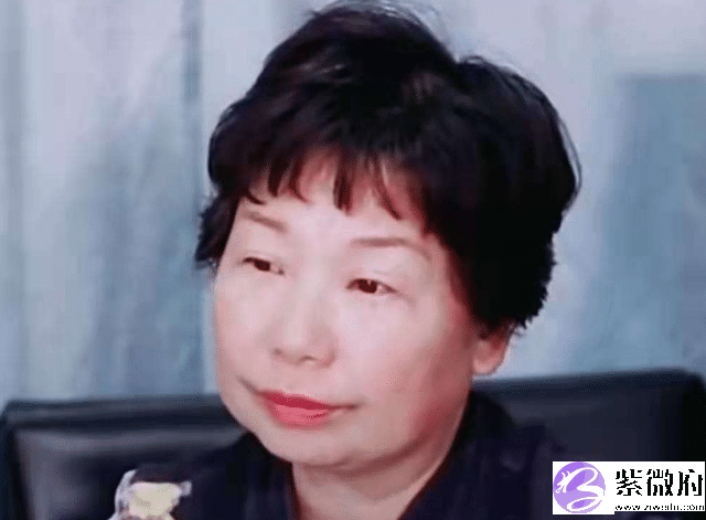 杜新枝晒剖腹产手术刀口，从肚子到身材，网友：糊弄谁呢