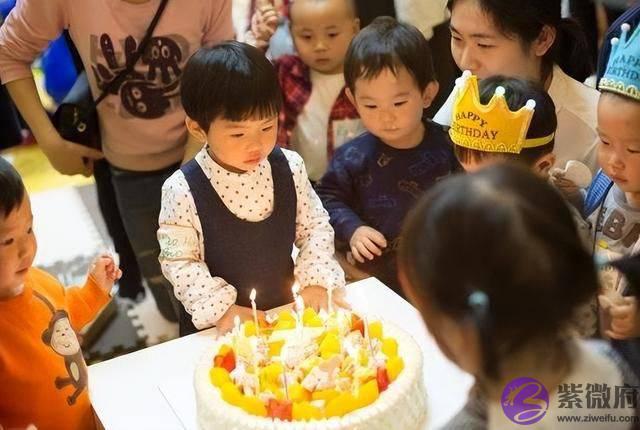 爷爷奶奶给孩子过阴历生日，爸爸妈妈要过阳历，到底哪种好？