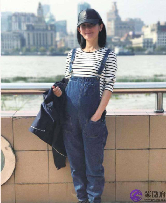 品牌方疑证实谢娜去国外生二胎，老公张杰和双胞胎女儿陪在身边
