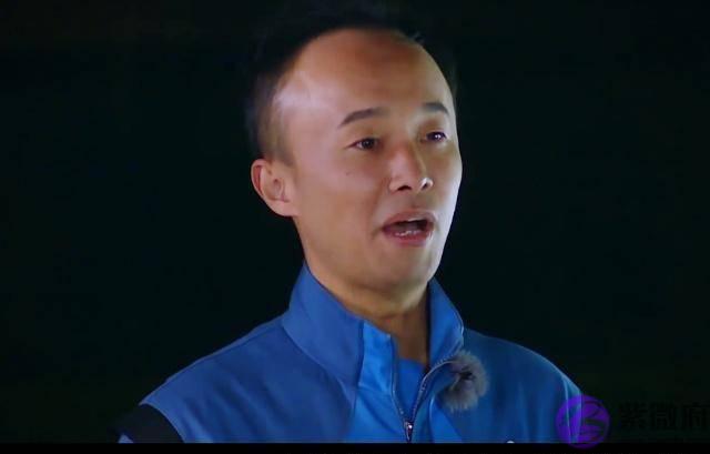登陆“火星”做任务，张雨绮不忘带卷发棒，朱正廷耿直：谁看你？