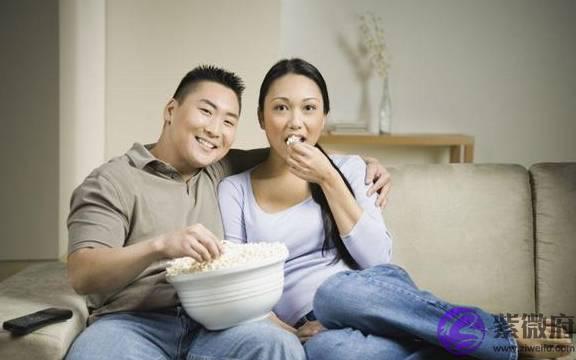 夫妻之间更亲，还是兄弟姐妹之间更亲？专家给出的答案基本一样